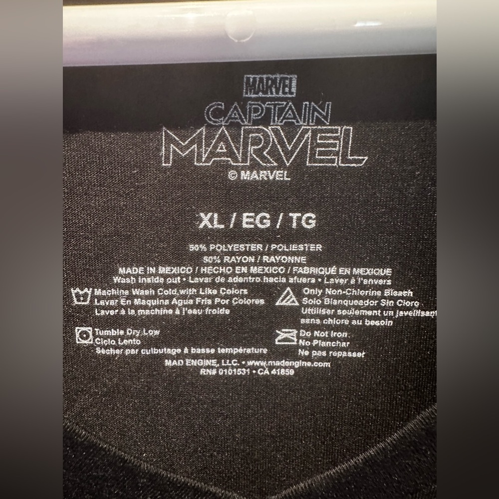 Captain Marvel XL woman’s Tee - Picture 3 of 3